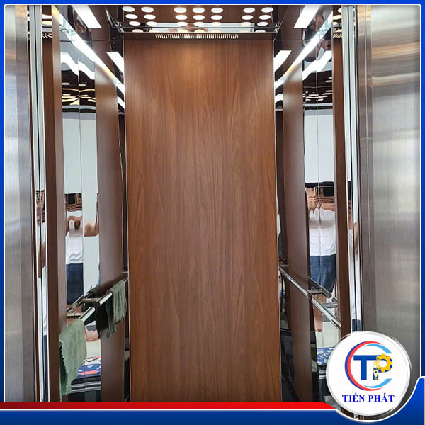 Thang máy chở người